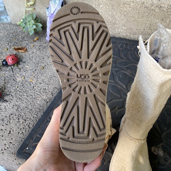 Ugg Heirloom Cream Woven Textile and Genuine Sheepskin Lace Up Ribbon Tall Boots - Picture 10 of 13